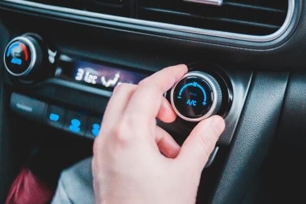 Why Your Car AC Stops Cooling After 30 Minutes in UAE Summer