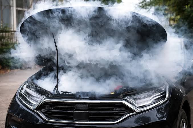 Engine Overheating in UAE: Causes, Warning Signs & Solutions