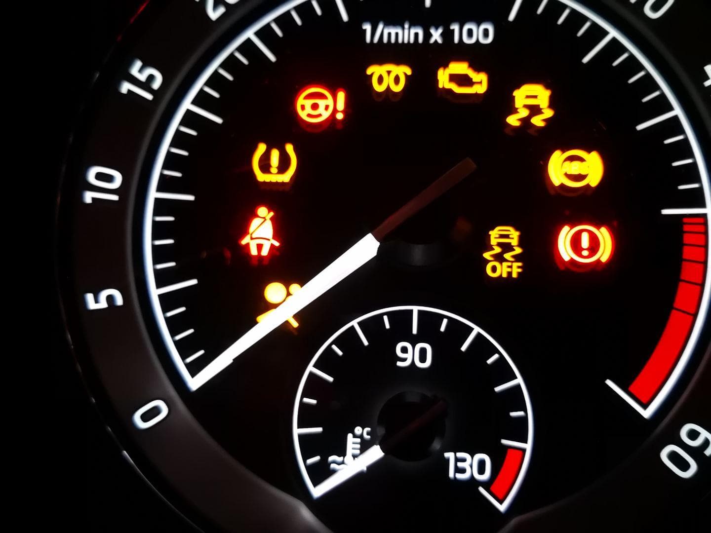 Car Dashboard Warning Lights Explained (UAE Guide)